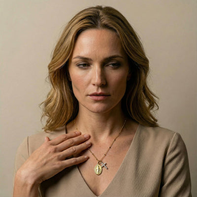 Collier Vierge Miraculeuse et Croix Zircon