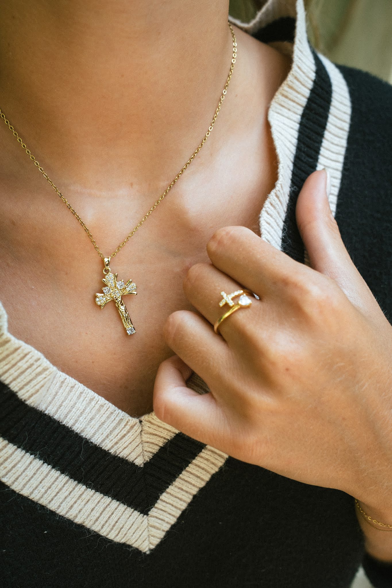 Collier en Zirconium Pendentif Croix