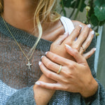 Bague Délicate Croix Étincelante