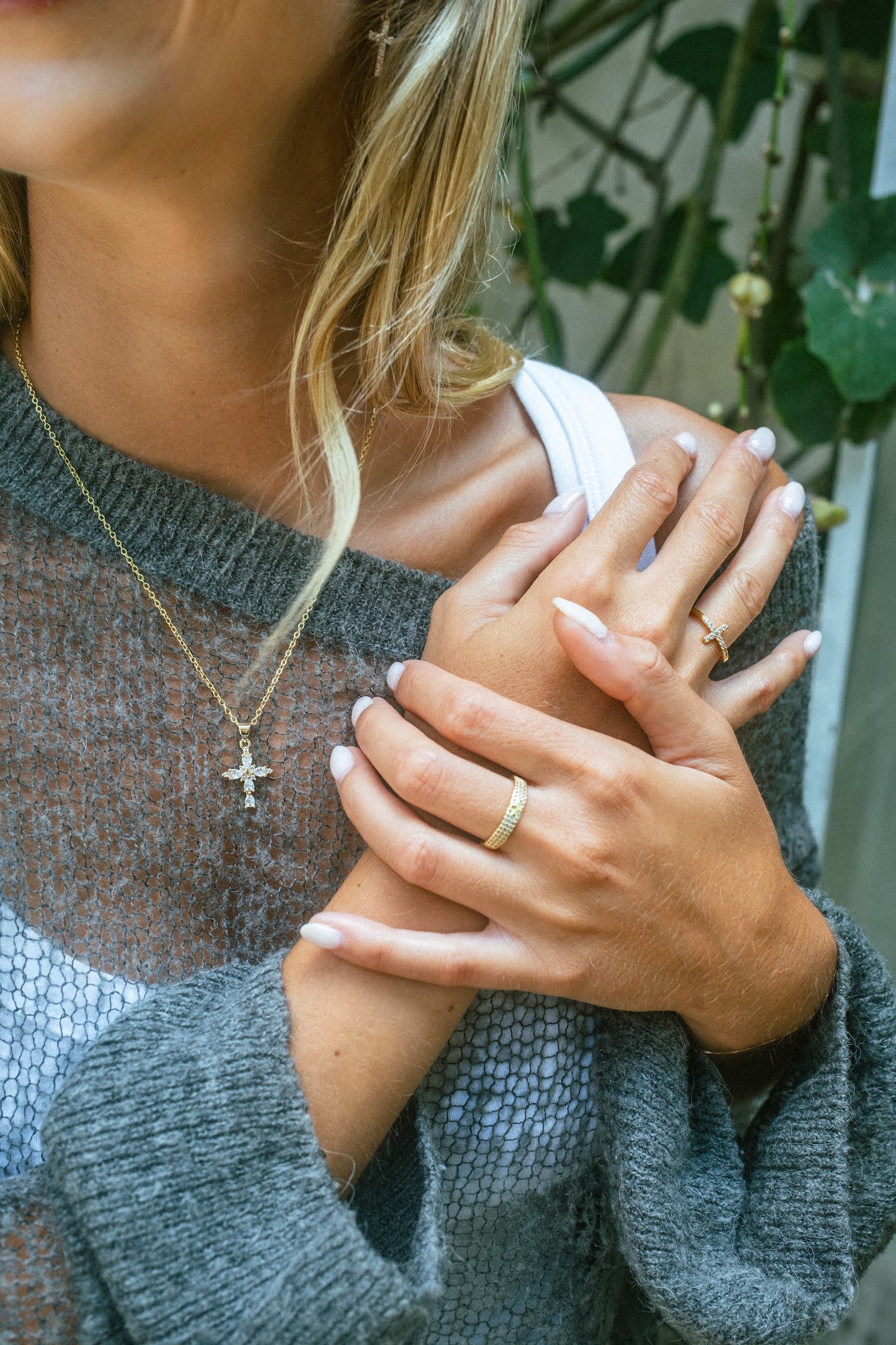 Bague Délicate Croix Étincelante