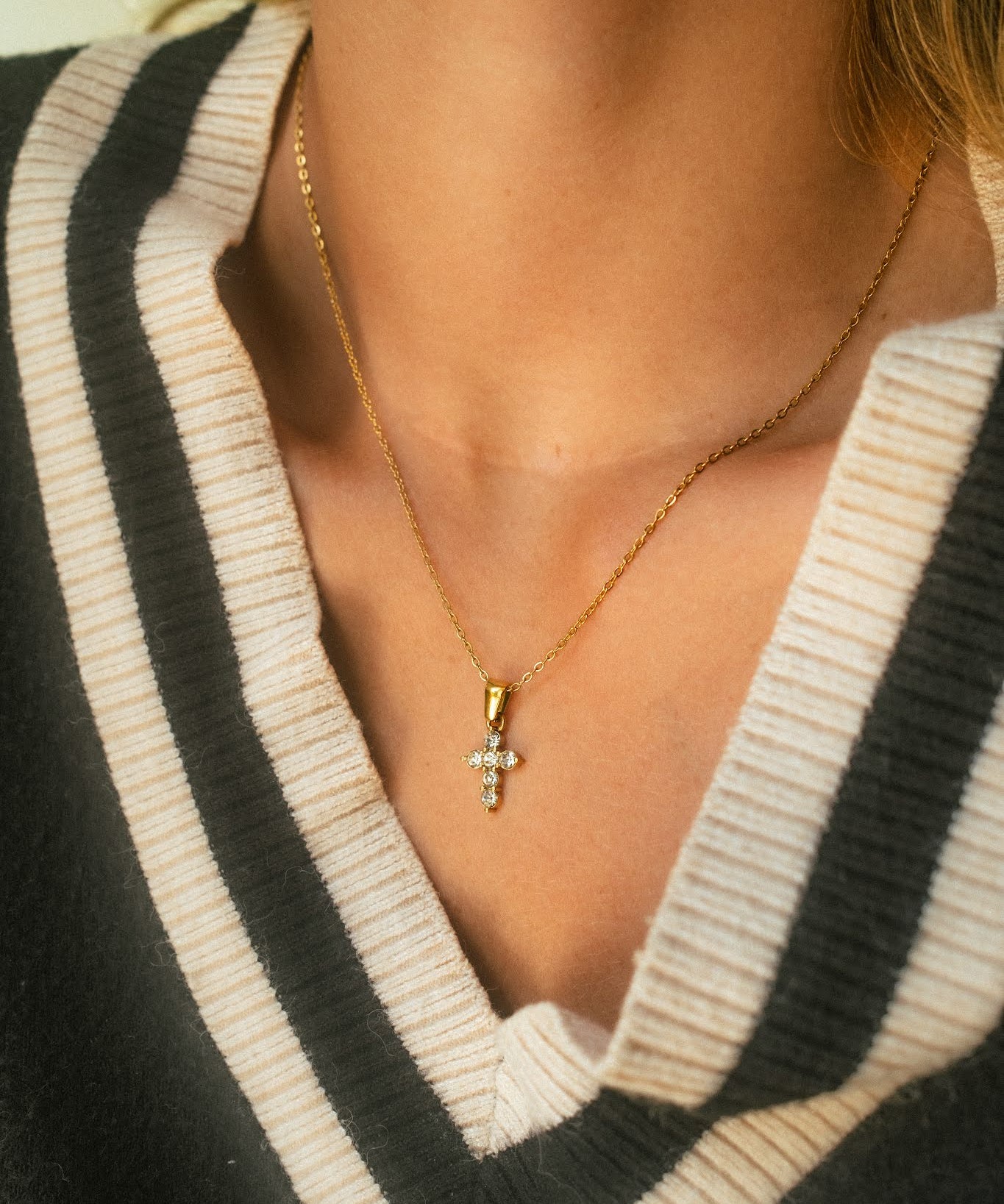 Collier Croix Cristaux Lumineux