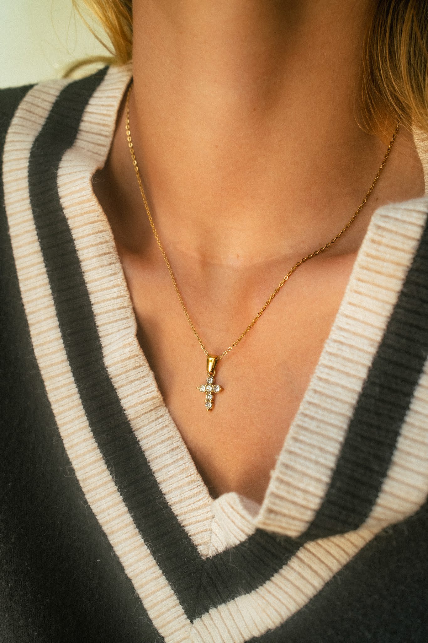 Collier Croix Cristaux Lumineux