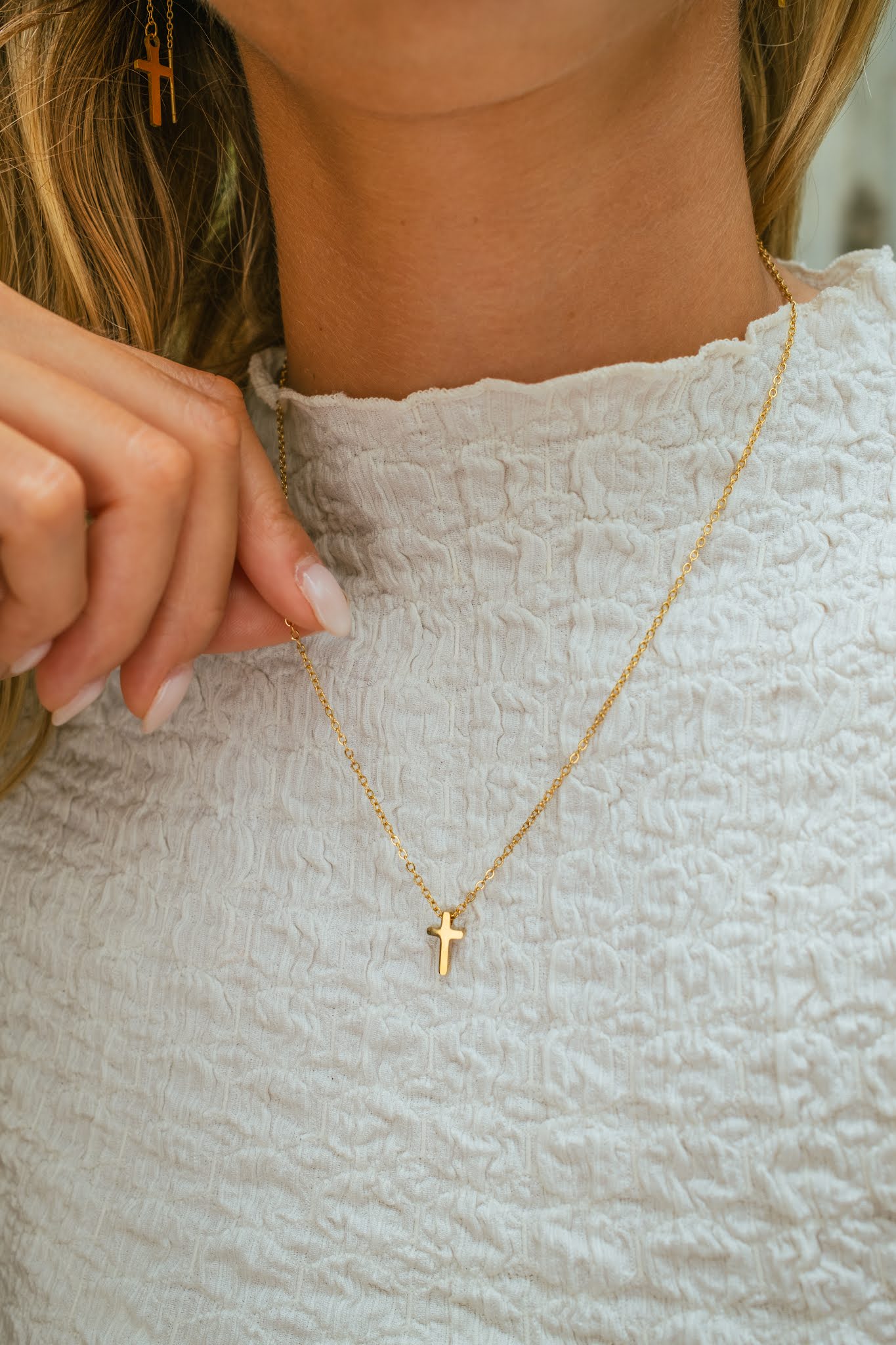 Collier Croix Dorée Chic