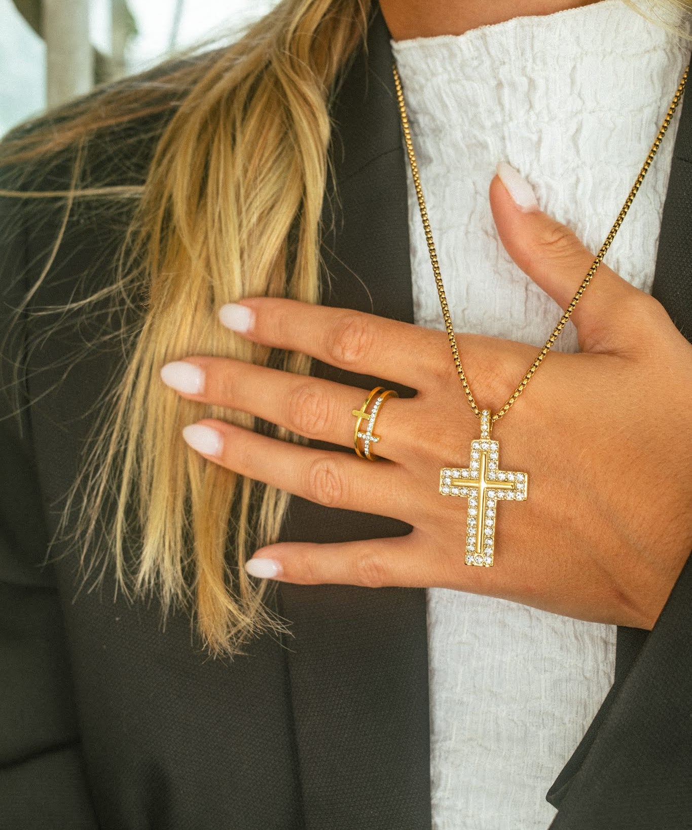 Collier Croix Dorée Cristaux