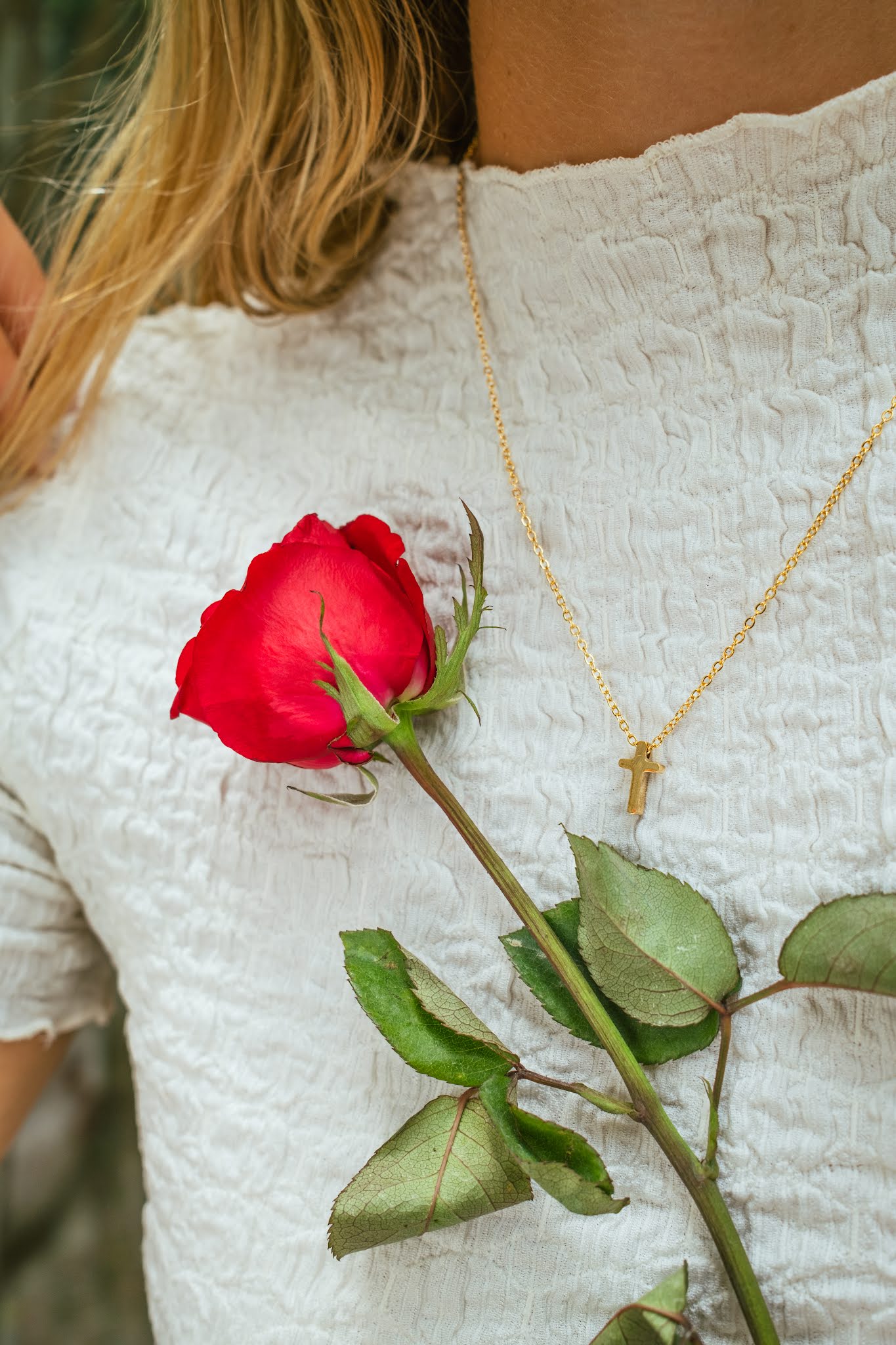 Collier Croix Dorée Chic