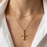 Collier Croix Doré aux Courbes Arrondies