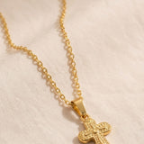 Collier Croix Relief Vintage