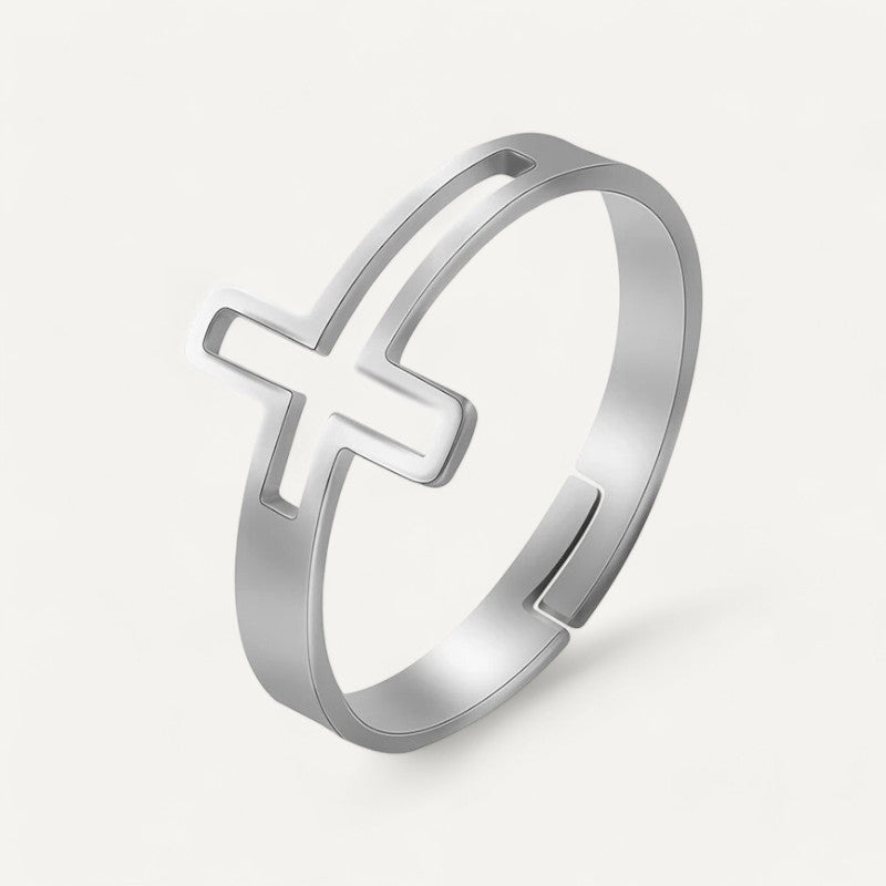 Ring mit offenem Kreuzdesign