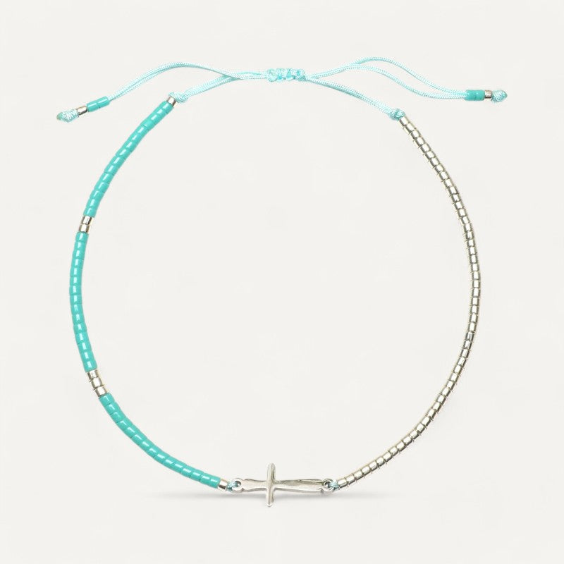 Bracelet à Breloques en Perles avec Croix Argentée