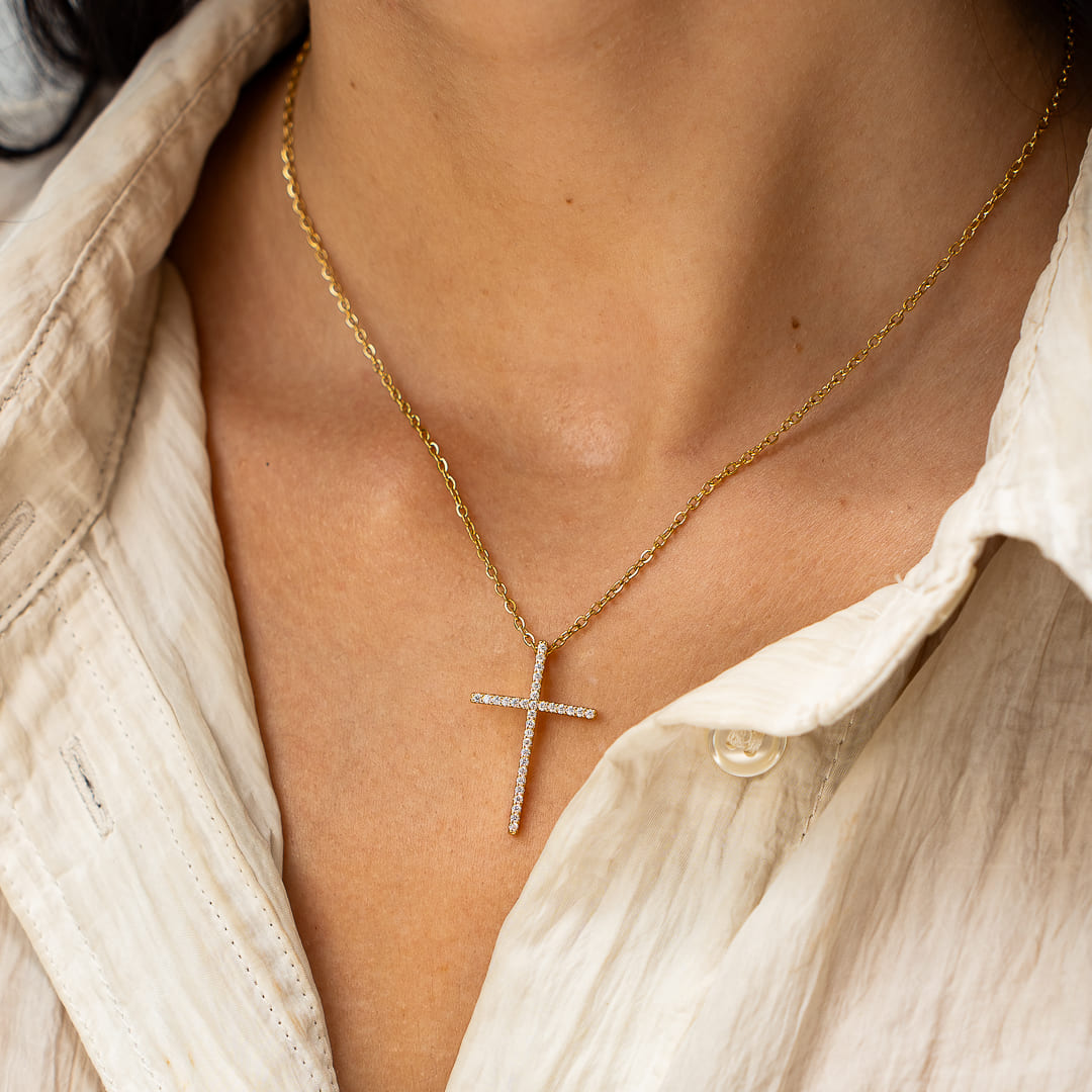 Zirconium stone cross necklace