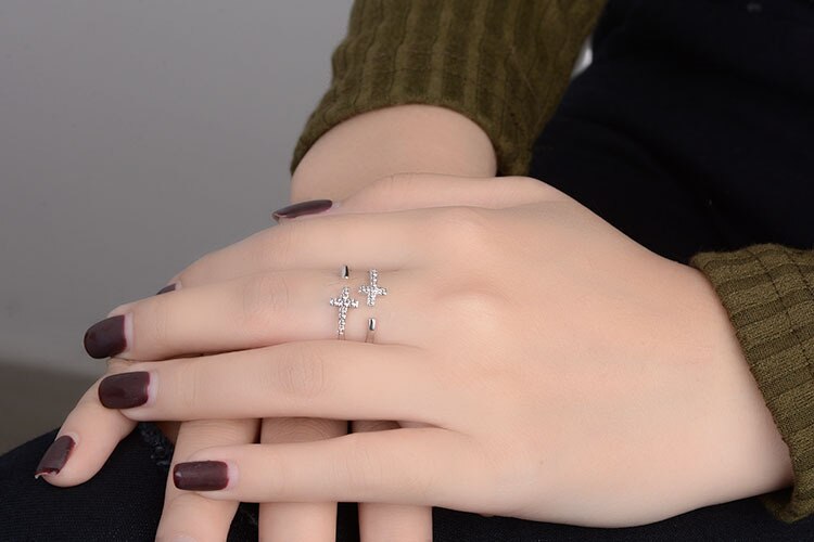 Double cross ring