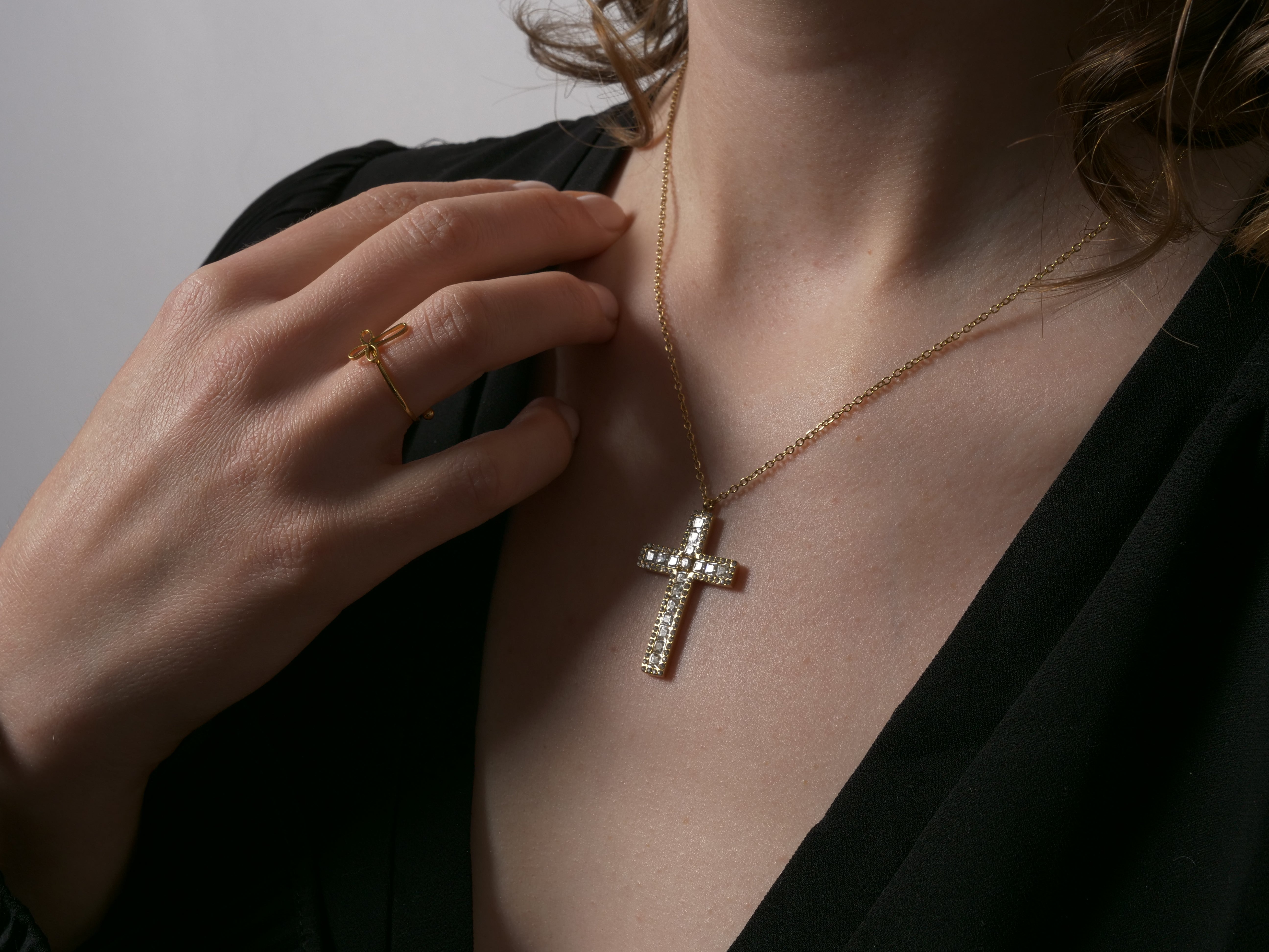 Collier Croix Radieuse