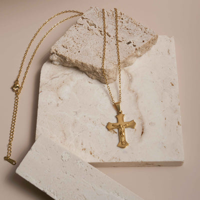 Collier Christ Sculpté