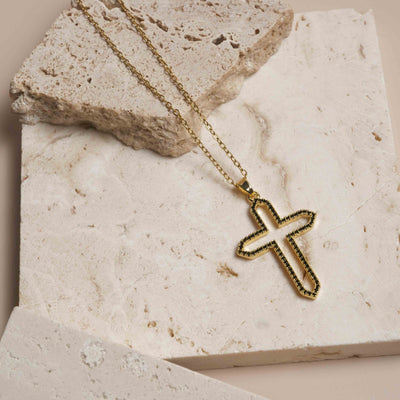 Collier Croix Ajourée Élégance Noire
