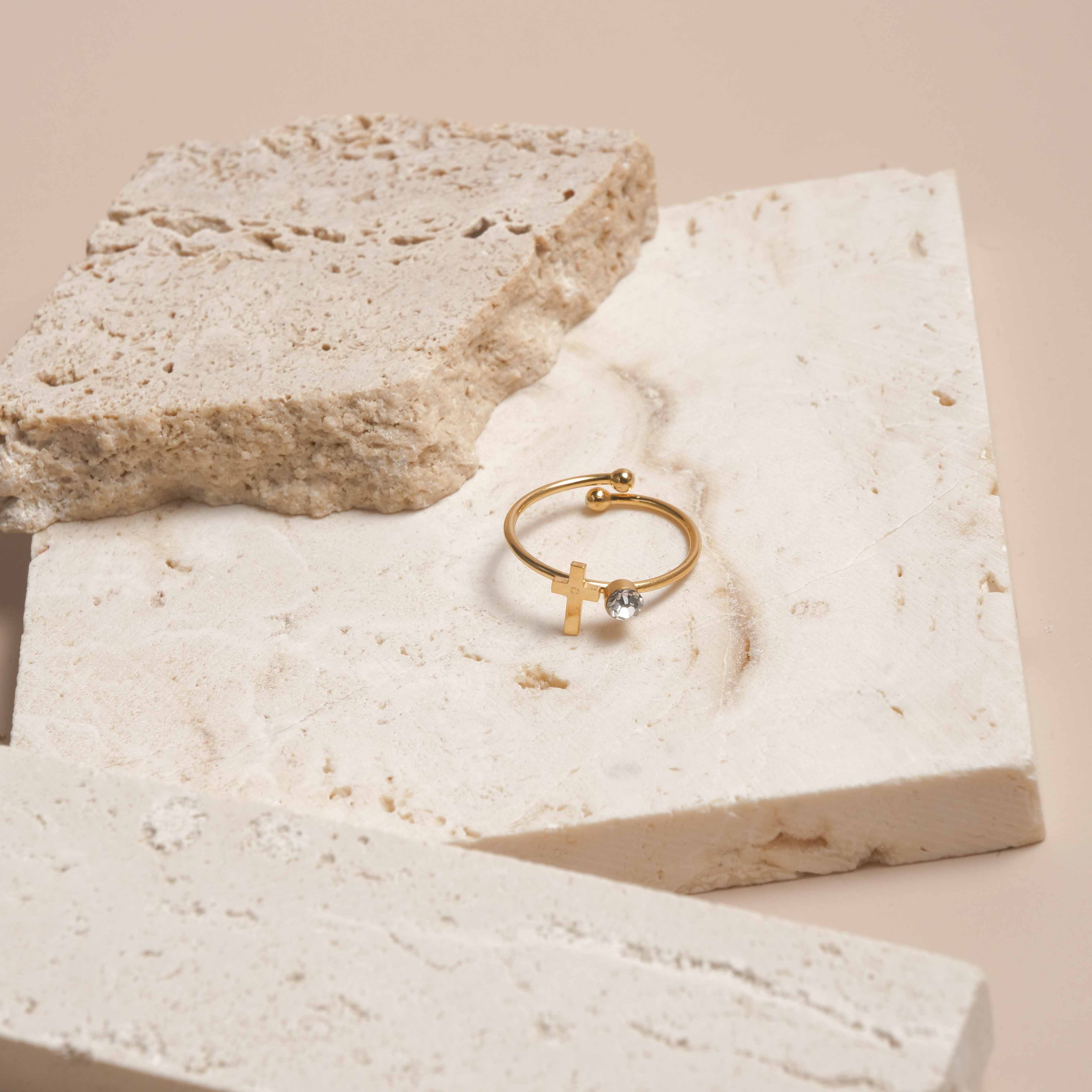 Bague Croix Élégance Minimaliste