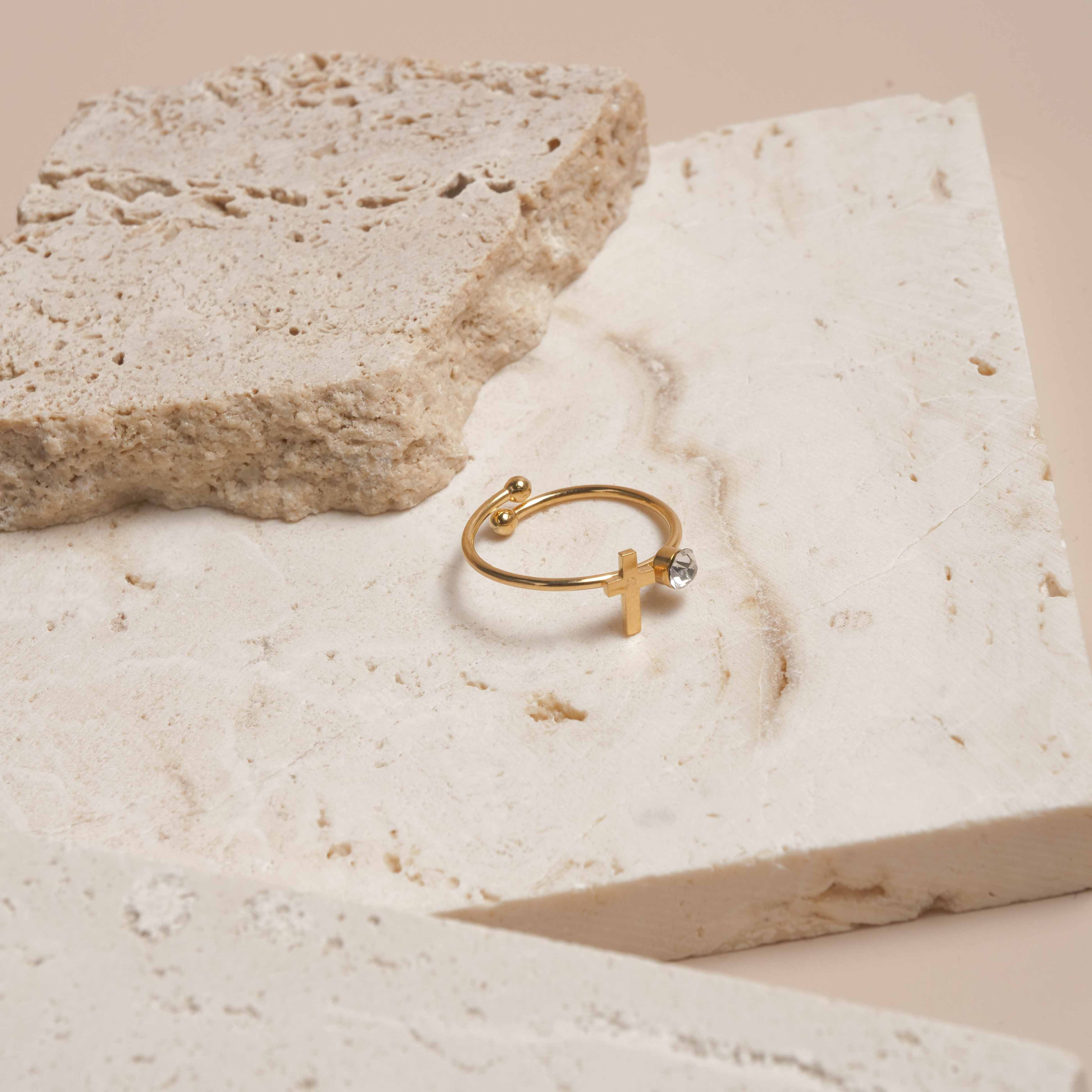 Bague Croix Élégance Minimaliste