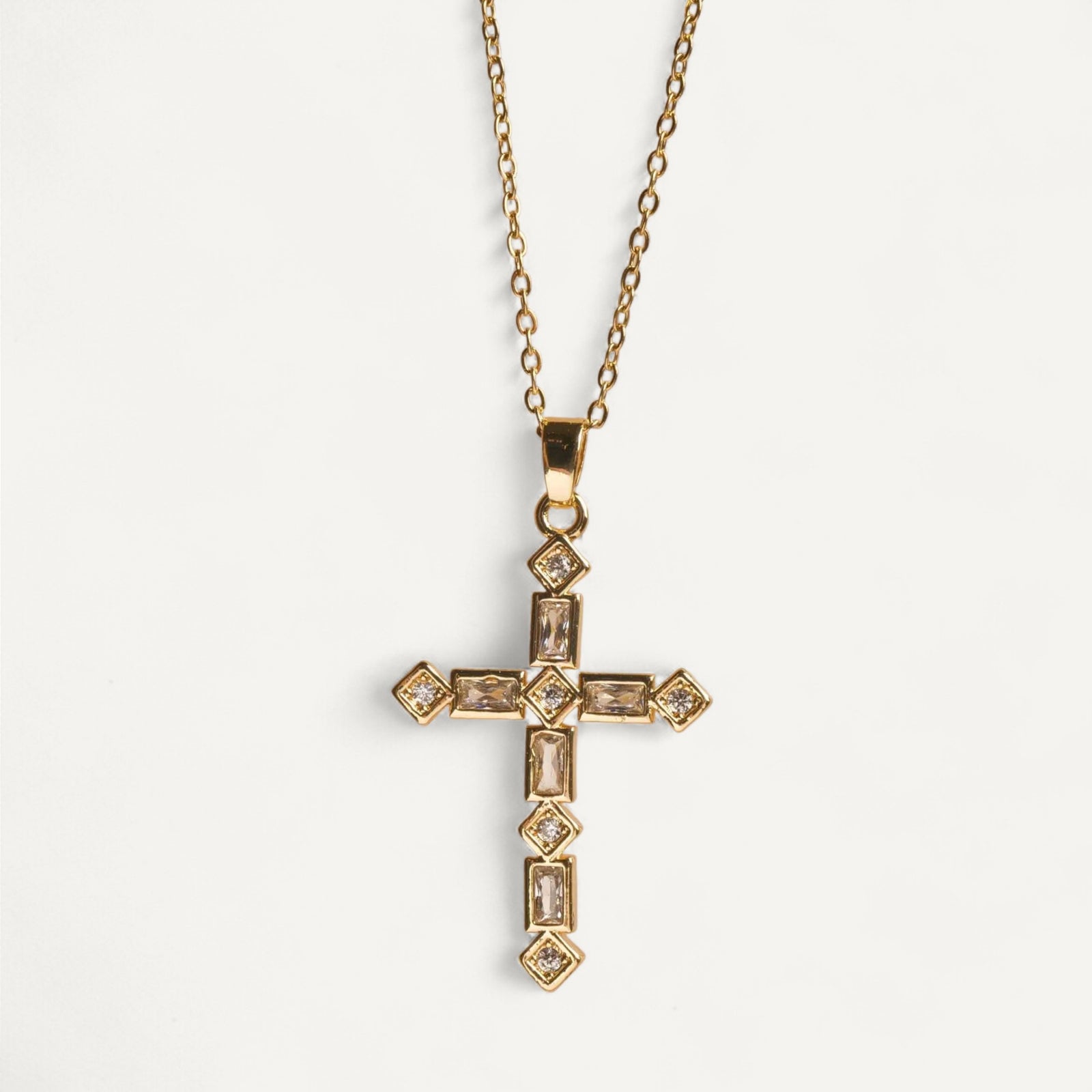 Collier Croix Élégance Géométrique