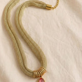 Collier Croix sur Maille Tressée