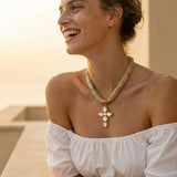 Collier Croix sur Maille Tressée
