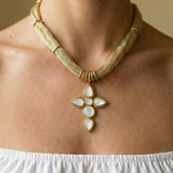 Collier Croix sur Maille Tressée
