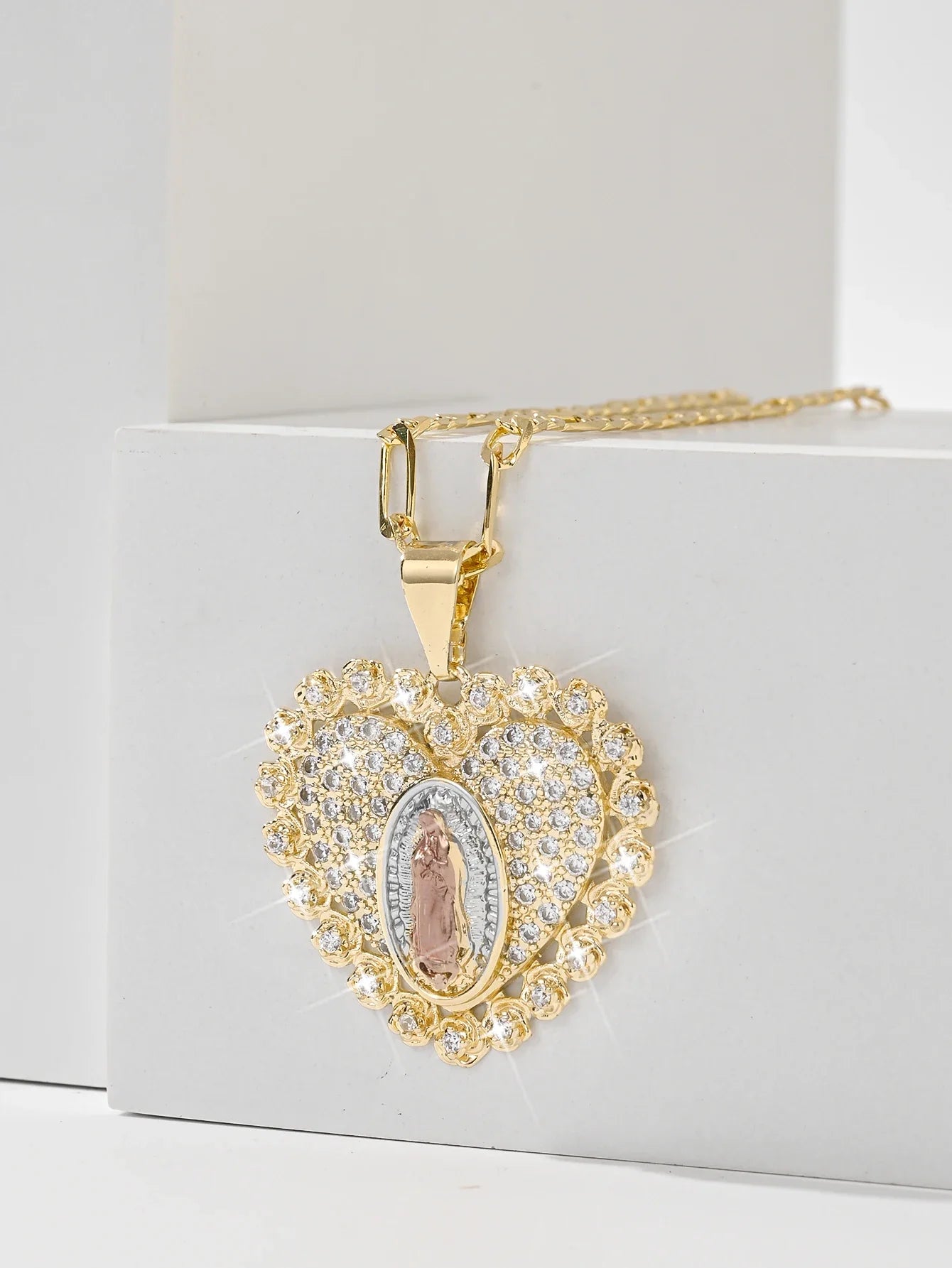 Collier Croix Cœur Vierge Doré Étincelant