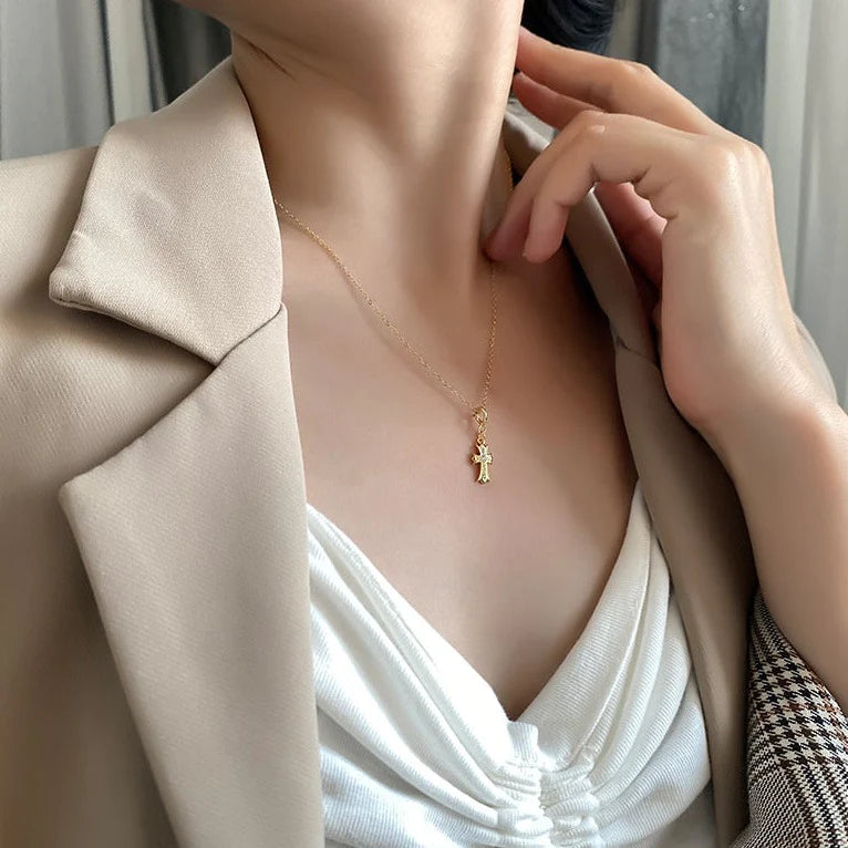 Brilliant cross pendant