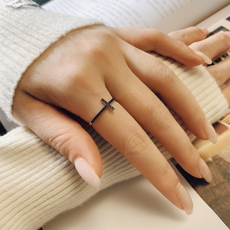 Bague Gothique Croix