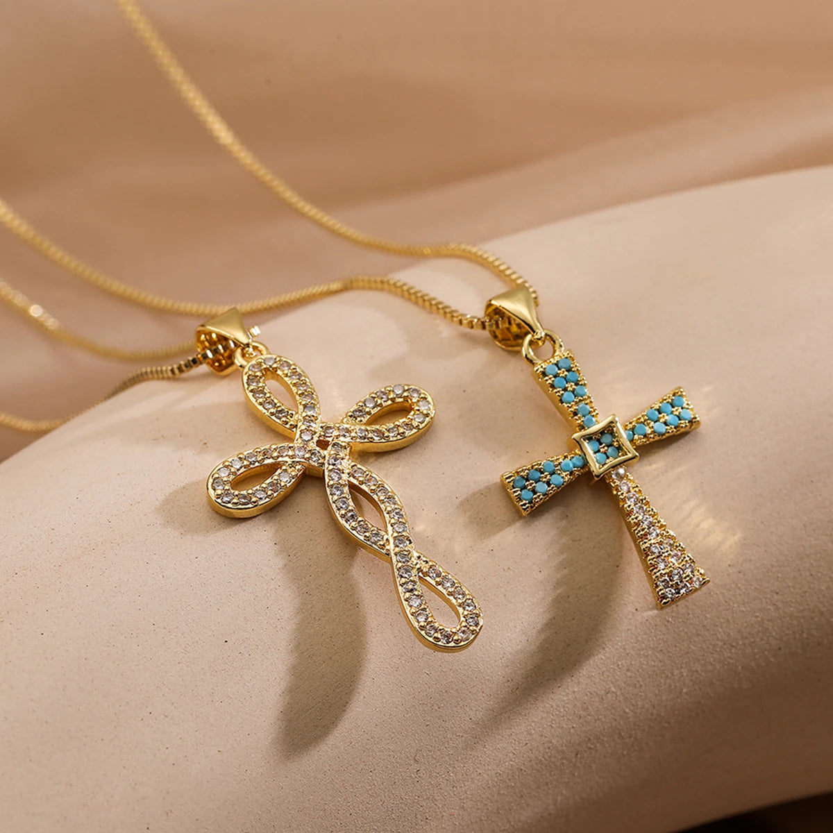 Collier Croix Turquoise Royale