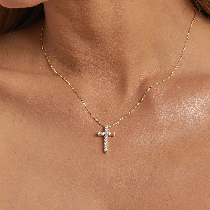 Einfaches Kristallkreuz-Halsband