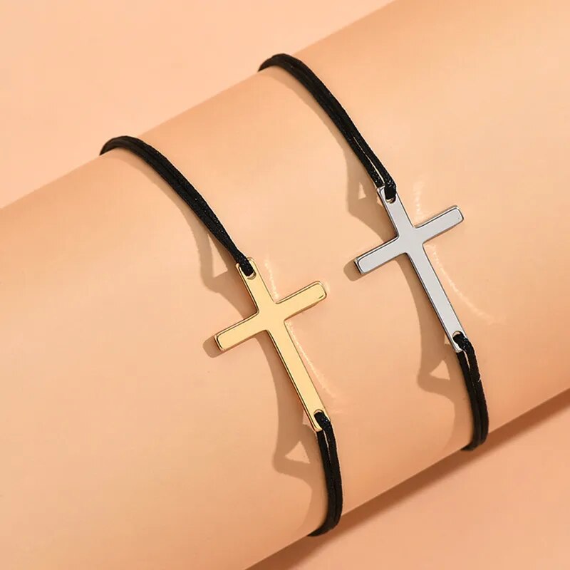 Bracelet fil doré et croix