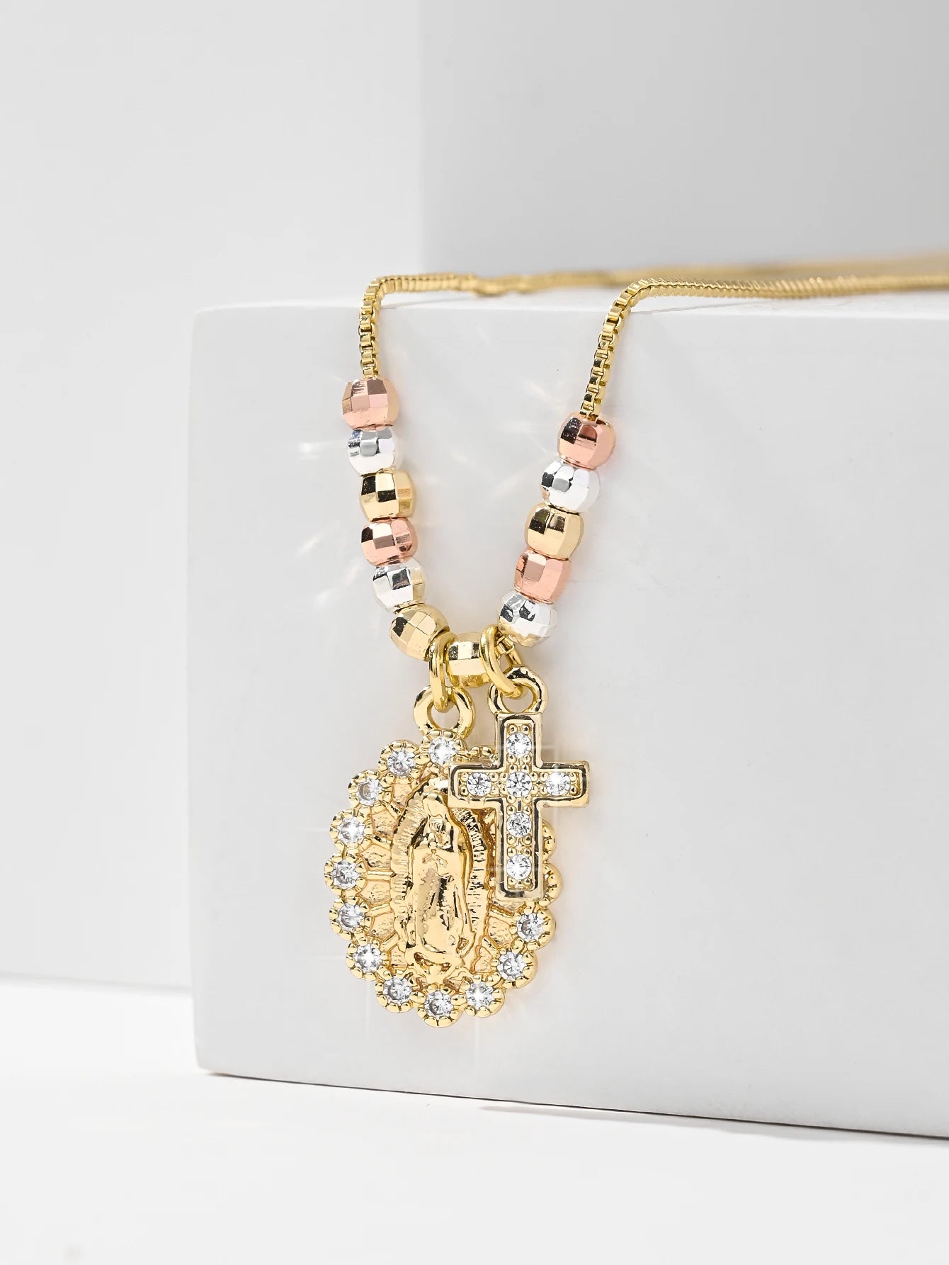 Collier Croix Vierge Doré Bicolore
