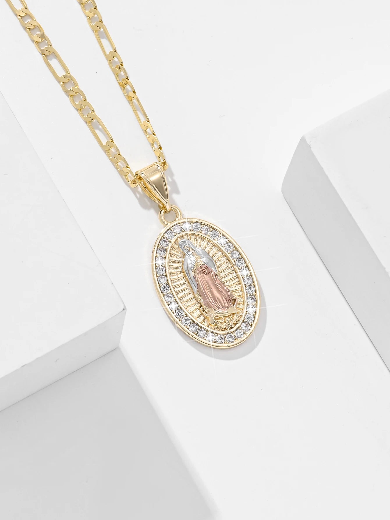 Collier Croix Vierge Marie Éclat Doré
