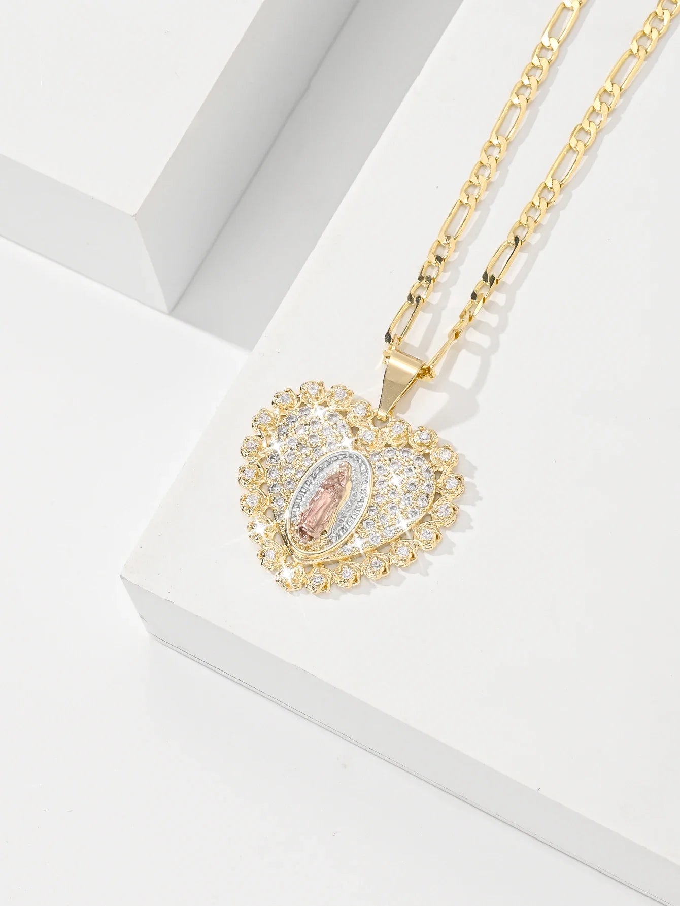 Collier Croix Cœur Vierge Doré Étincelant