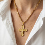Collier Croix Rayonnante Dorée