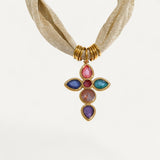 Collier Croix sur Maille Tressée
