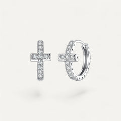 Boucles d’Oreilles Croix Créoles Argentées Serties